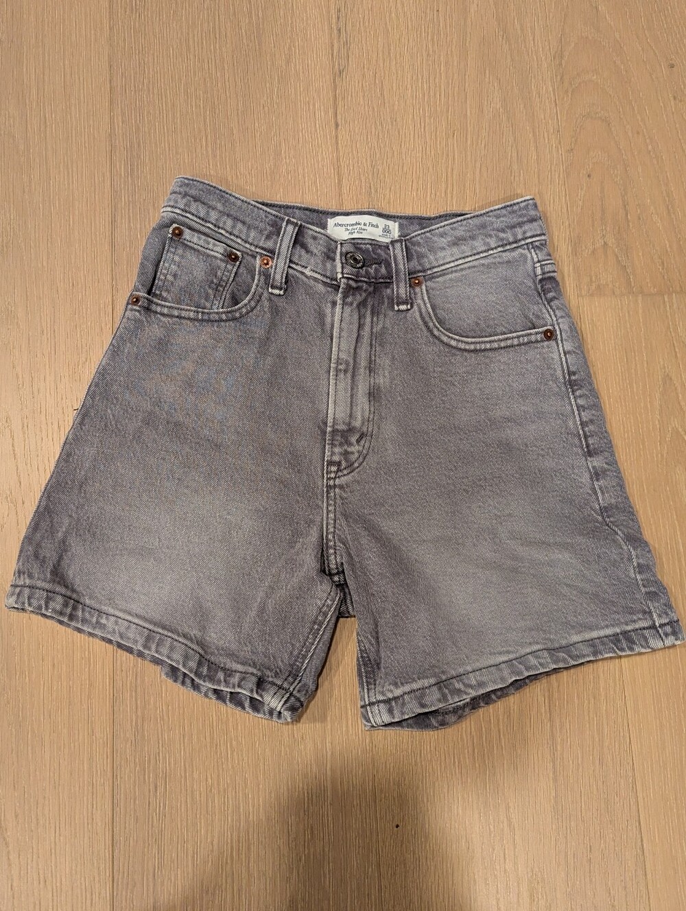 High-Waist Gray Denim Shorts - Dad Fit